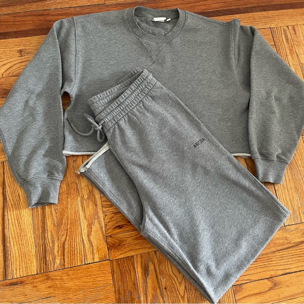 Aritzia Terry Sweatfleece Set in Grey Melange, size Small/Medium
